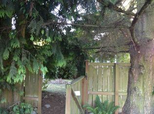 9709 15th Ave NE, Seattle, WA 98115