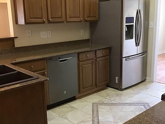 3rd image of 139 Autumn Haven Ln