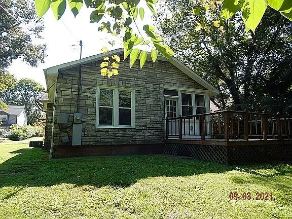 2 bed, 1.0 bath, 1134 sqft, $1,300 — Photo 2