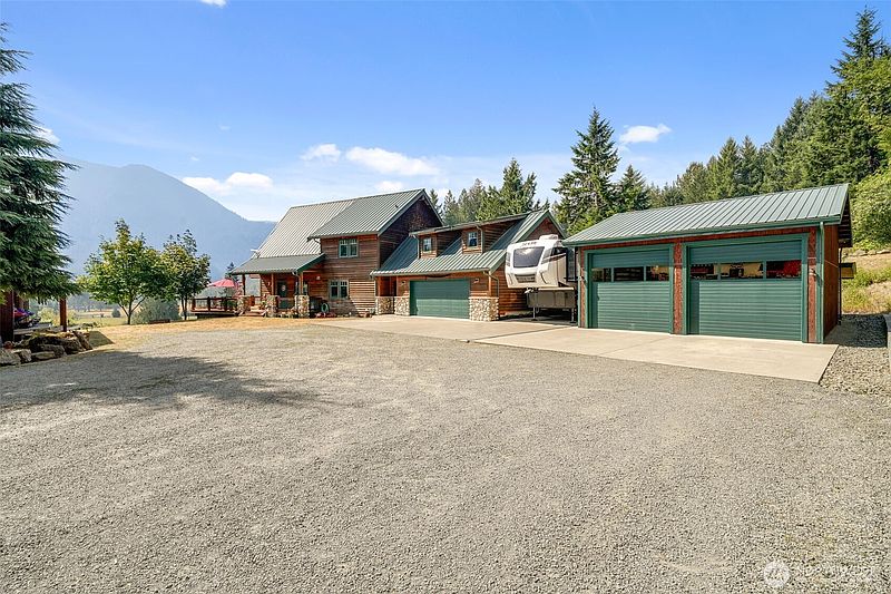 3rd image of 190 Carr Road