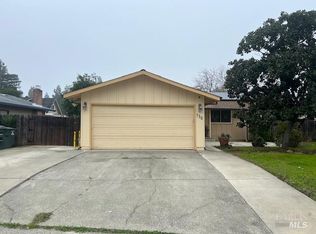 136 Clark Way, Vacaville, CA 95687