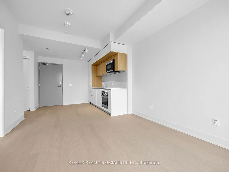 322 Dupont St #907 — Photo 18