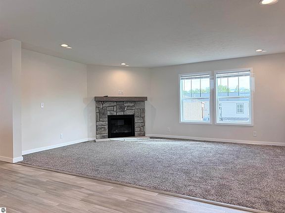 5th image of 2272 Vista View Dr