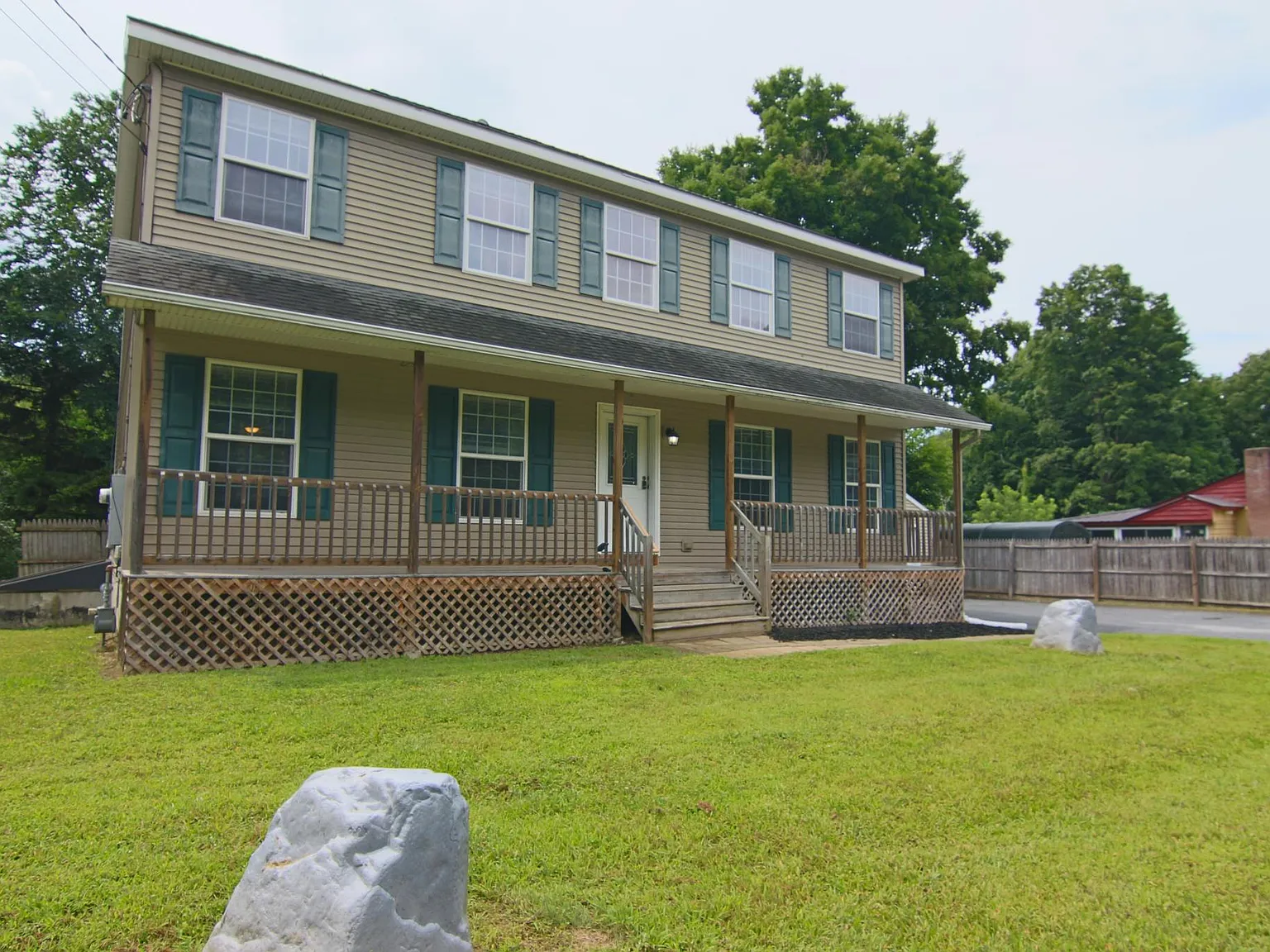 4 bed, 2.5 bath, 2440 sqft, $3,900 — Photo 1