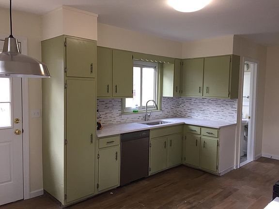 Just Updated Eat-in-Kitchen