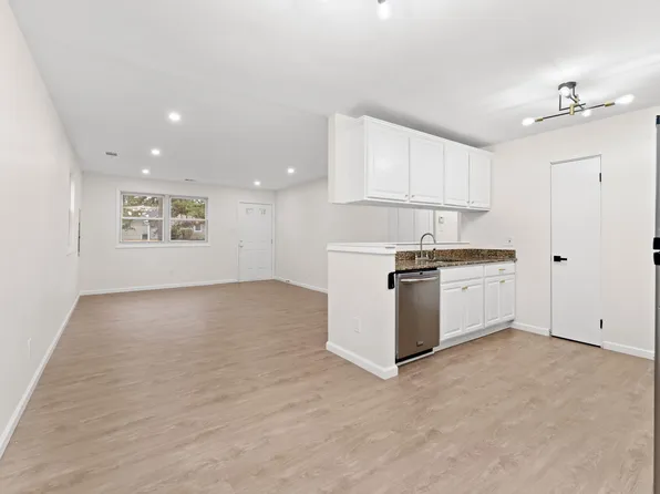 17 Raysmith Rd, Erial, NJ 08081