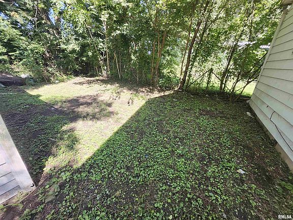 5th image of 1021 Maple St