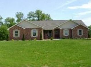215 Eagles Perch Ct, Wentzville, MO 63385