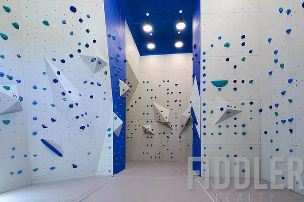 Rented by The KCI Group | media 10