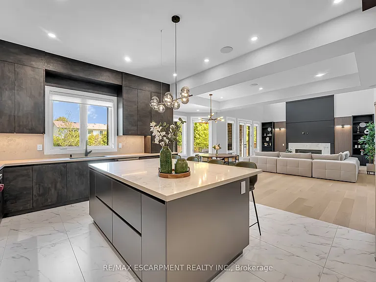 221 Morden Rd E — Photo 17