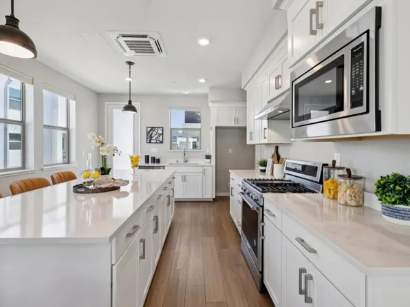 5761 Vibrant Loop, San Jose, CA 95119