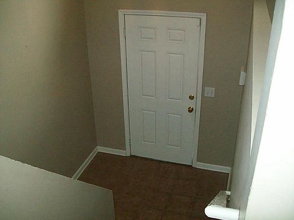 3rd image of 107 Thornwood Dr