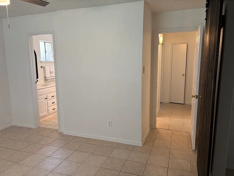 13827 Flagstone Dr — Photo 22