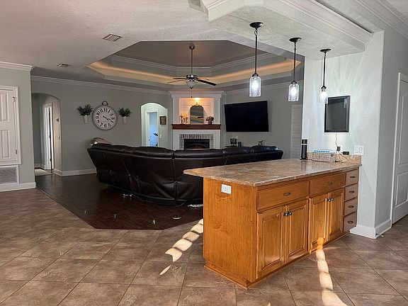 5th image of 3689 Laurel Lee Blvd