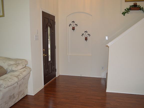 5th image of 324 Tanglewood Pl