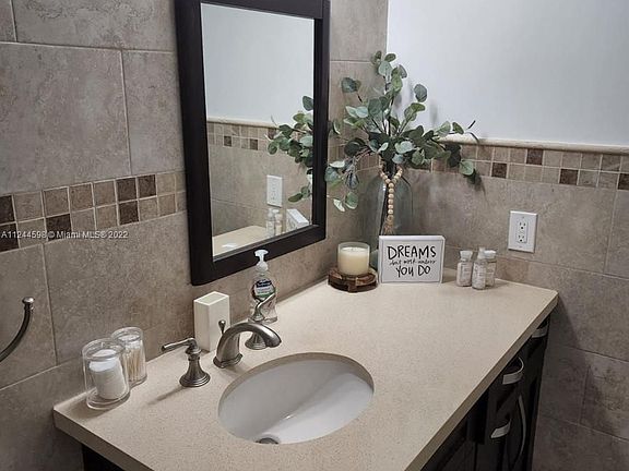 5th image of 10750 NW 66th St APT 213