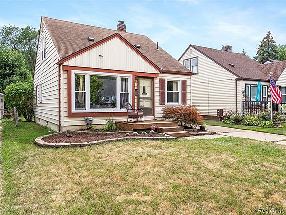 2nd image of 13671 Talbot Ave