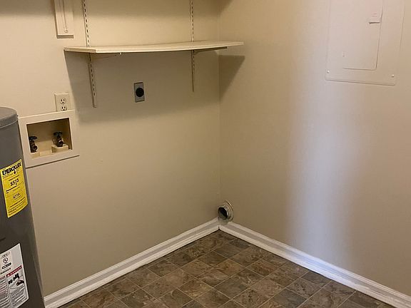 4th image of 774 Wisteria Dr APT D