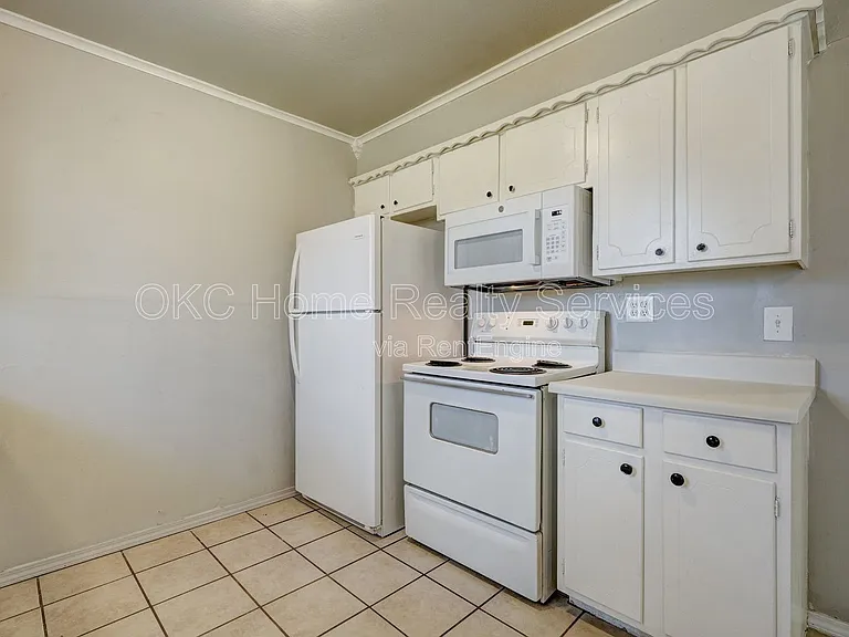 1616 McGregor Dr — Photo 10