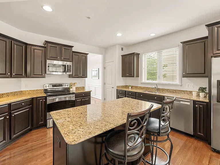 406 Bricker Dr — Photo 7