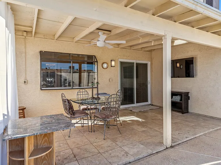 1739 N Palm Dr — Photo 29
