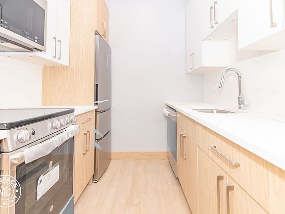 2nd image of 814 Macon St #1J