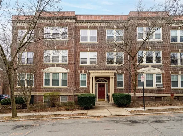 14 Egmont St APT 5, Brookline, MA 02446