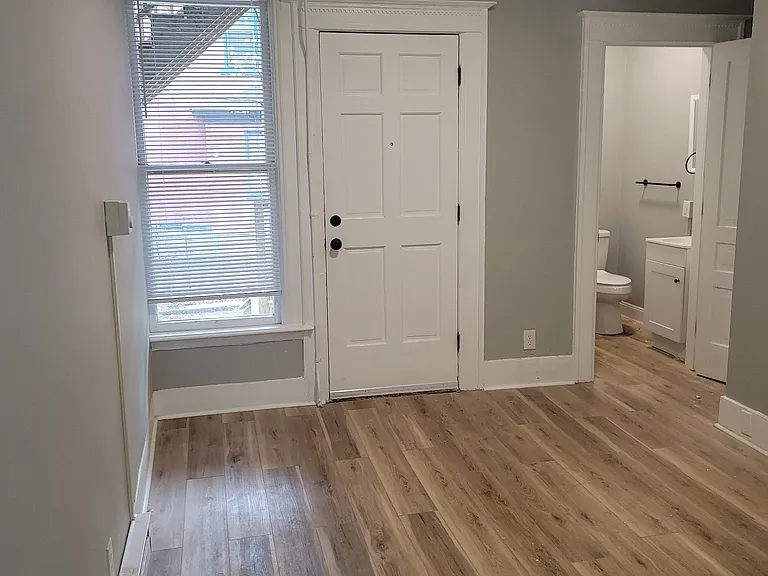 103 W Dutton St #D — Photo 1