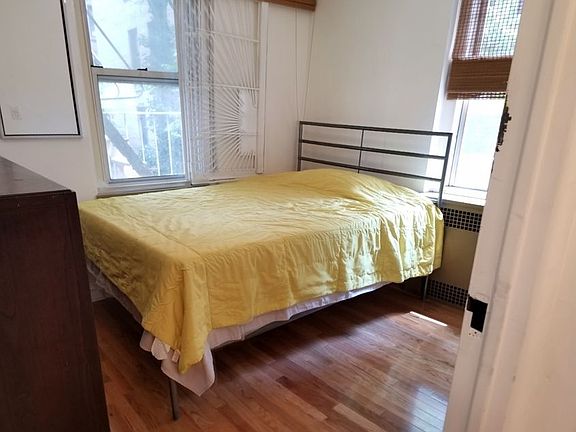 3rd image of 225 E 47th St #3L