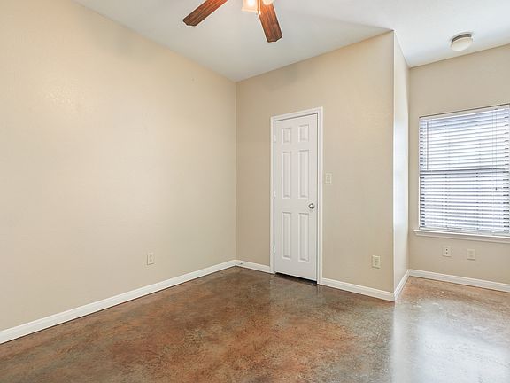 4th image of 304 Wagon Wheel Cir