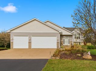 696 Buttercup Ct, Hudson, WI 54016