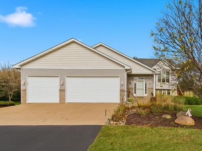 696 Buttercup Ct, Hudson, WI, 54016