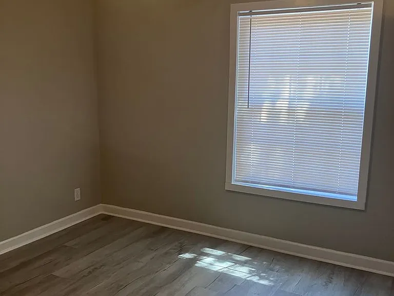 2063 Vineville Ave — Photo 7
