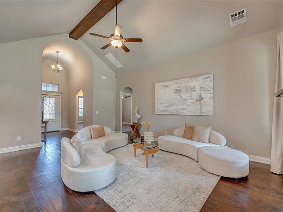 5th image of 1117 Samantha Ln