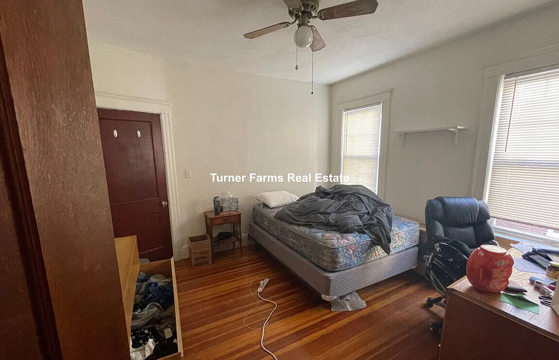 57 Quincy St — Photo 4