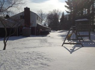 7028 Brookridge Dr, West Bloomfield, MI 48322