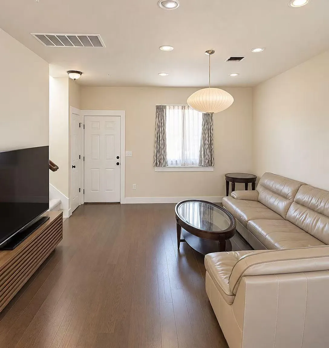 3 bed, 2.5 bath, 1524 sqft, $2,790 — Photo 3