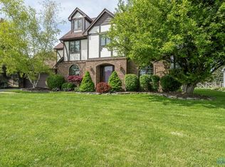 6826 Morningdew Blvd, Maumee, OH 43537