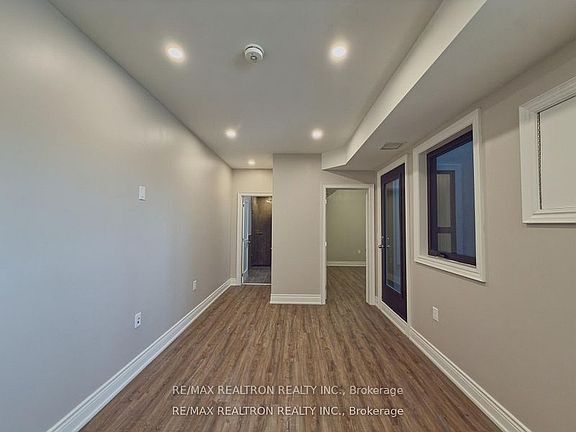 5th image of 294 Wilson Ave #202