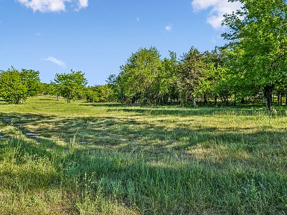 4th image of 10567 Versailles Rd
