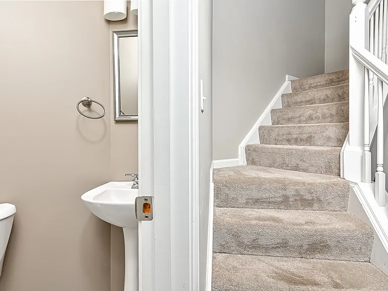 229 Hillvue Dr — Photo 10