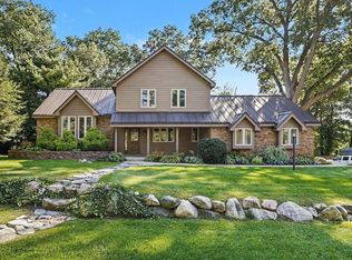 50644 Country Knolls Dr, Granger, IN 46530