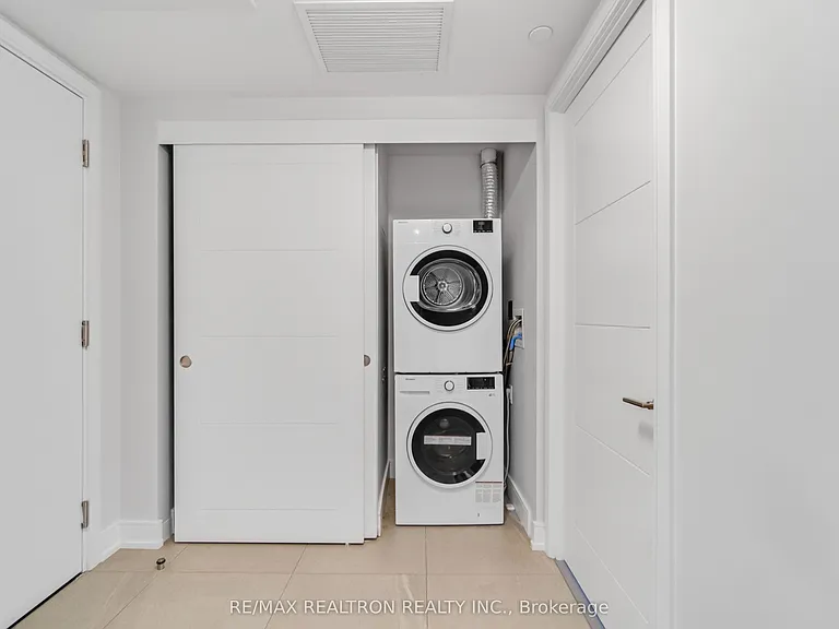 2525 Bathurst St #310 — Photo 25