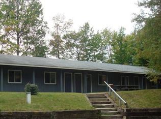 N4045 Buckhorn Dr, Munising, MI 49862
