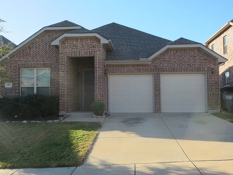 1706 Oak Glen Dr — Photo 1
