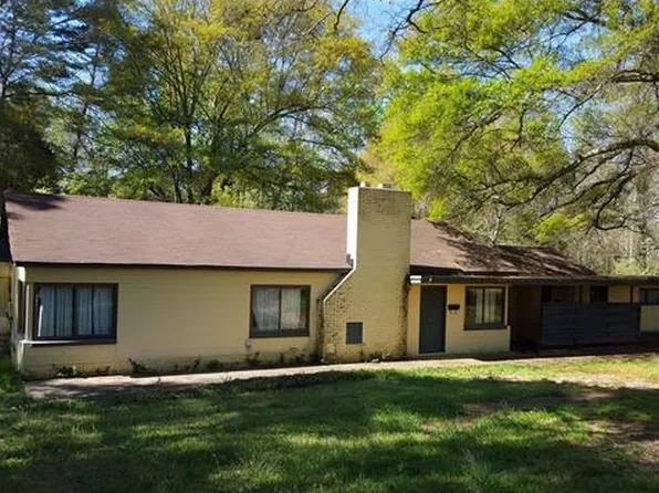 306 Cavin Ave, Mount Holly, NC 28120