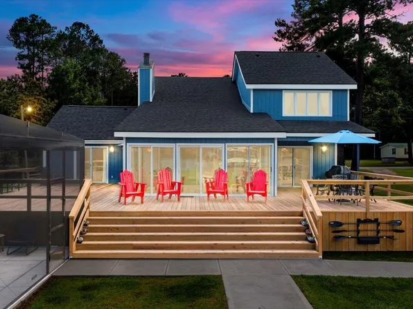 1174 Gin Pond Dr, Summerton, SC 29148