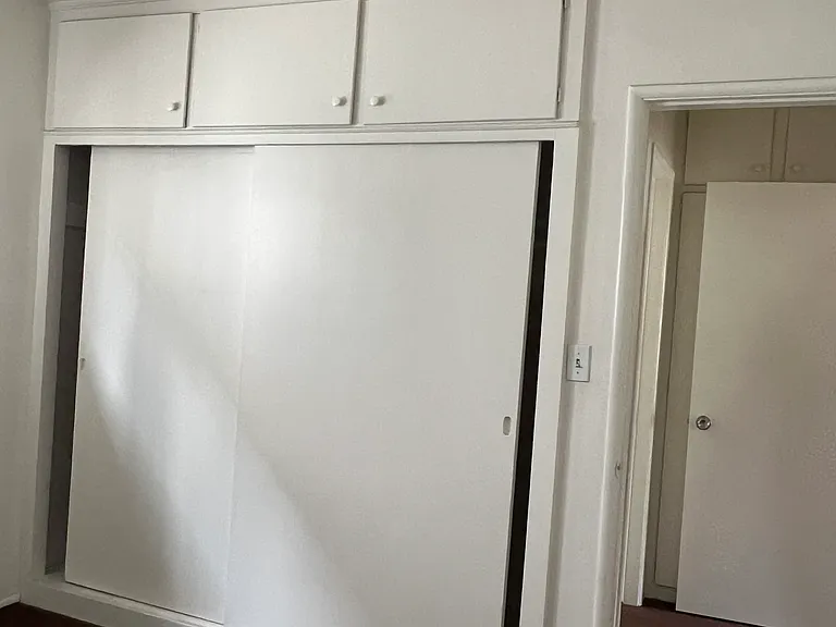 1372 N Serrano Ave #8 — Photo 6
