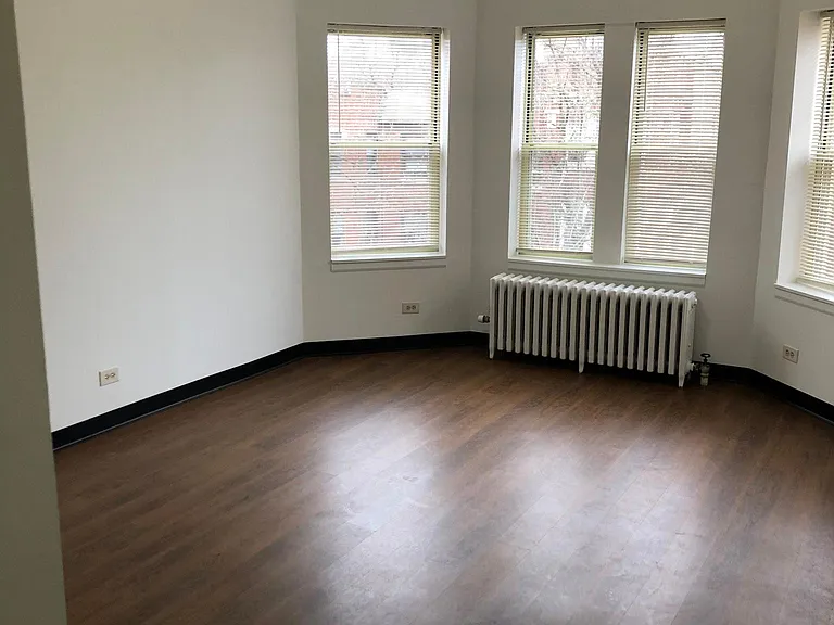 Central Park Apartments — Photo 14