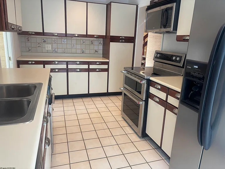 104 Lakeview Dr — Photo 13